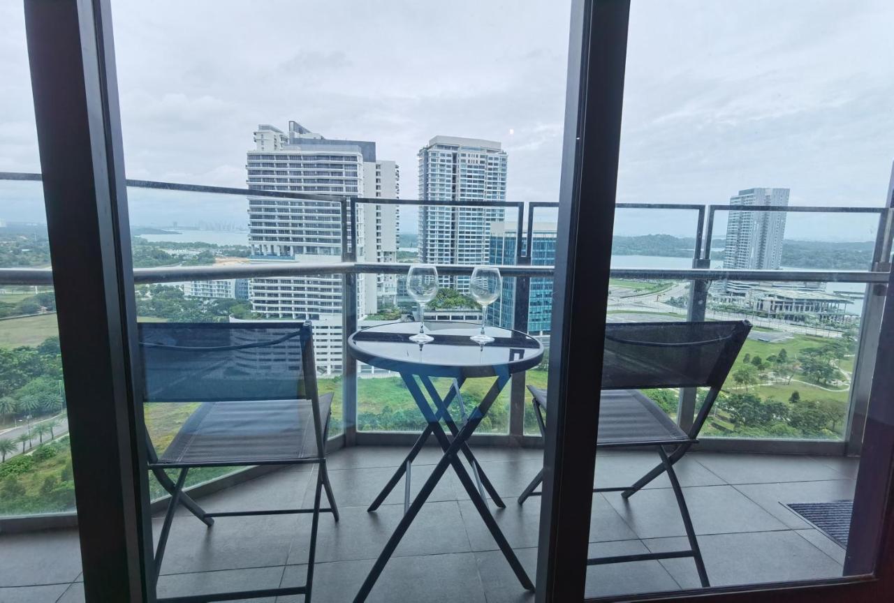 Almas Puteri Harbour Apartment Nusajaya  Ngoại thất bức ảnh