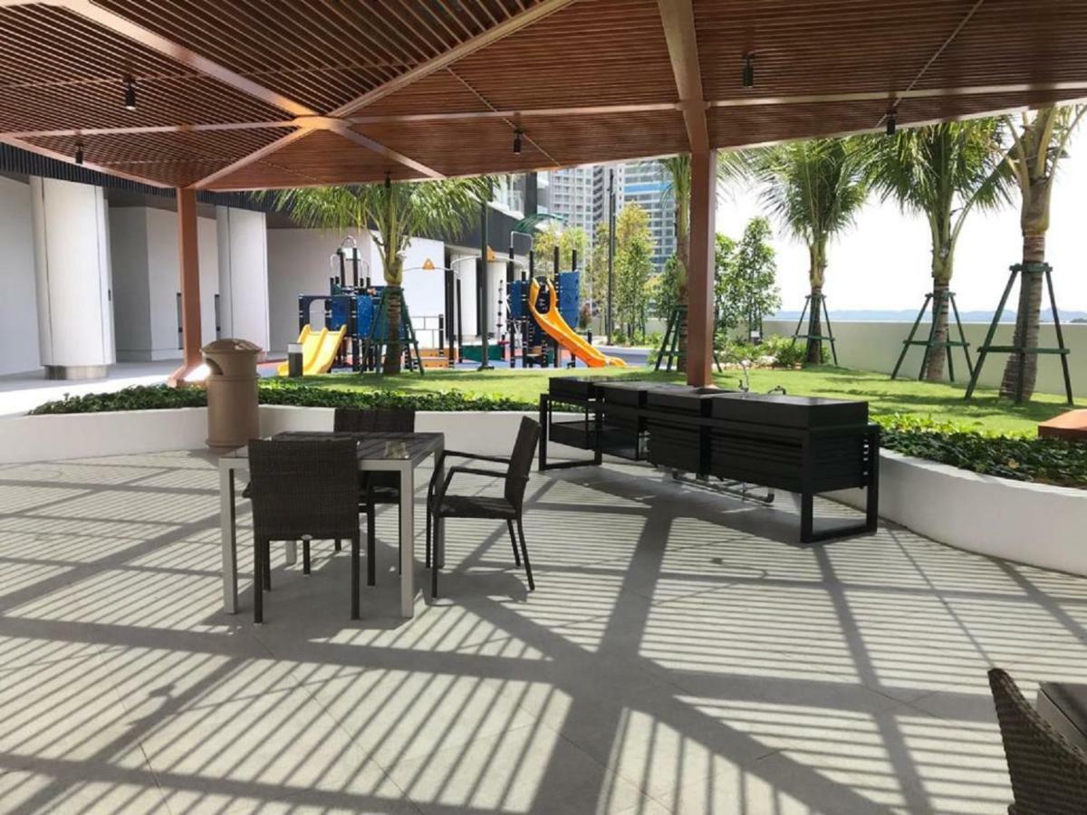 Almas Puteri Harbour Apartment Nusajaya  Ngoại thất bức ảnh