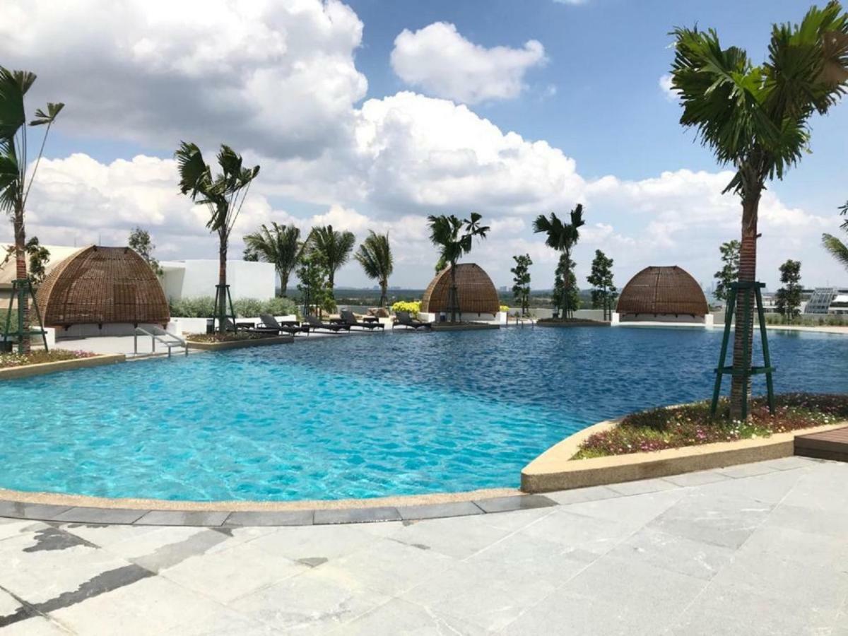 Almas Puteri Harbour Apartment Nusajaya  Ngoại thất bức ảnh